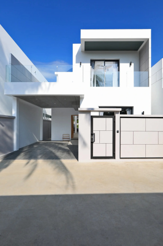 Modern s basseynom 4 spalni CapitalPro Villa