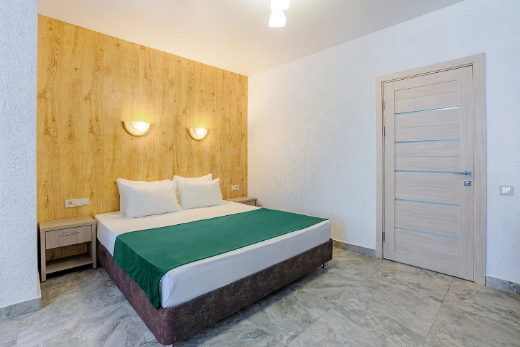 1 Bedroom Double Apartment with kitchen