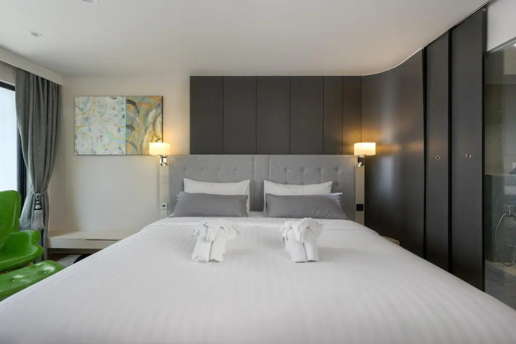 Deluxe Double room with balcony and with city view