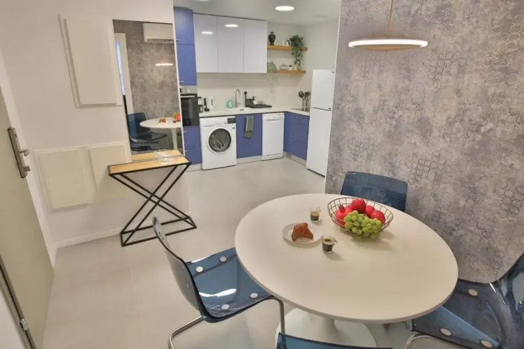 Cozy and Stylish Davinci Apartments