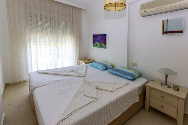 4 Bedrooms Villa with balcony