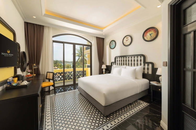 Premier room with balcony and with pool view