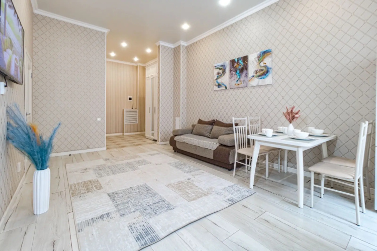Ryadom S Bayantau Flat