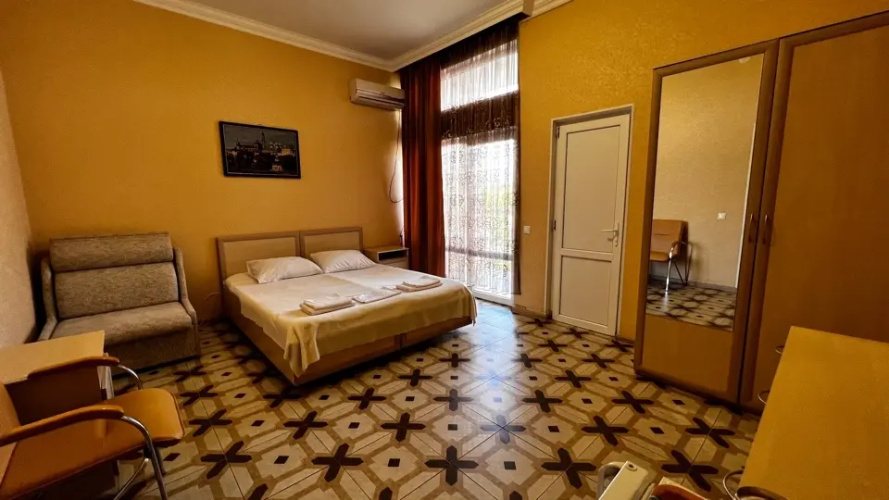 Kristal Hotel