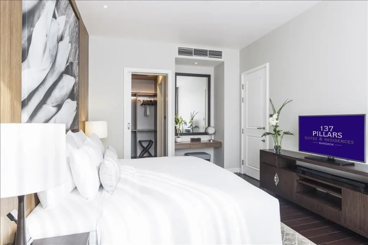 1 Bedroom Executive Double Pillars Residence with balcony and with city view