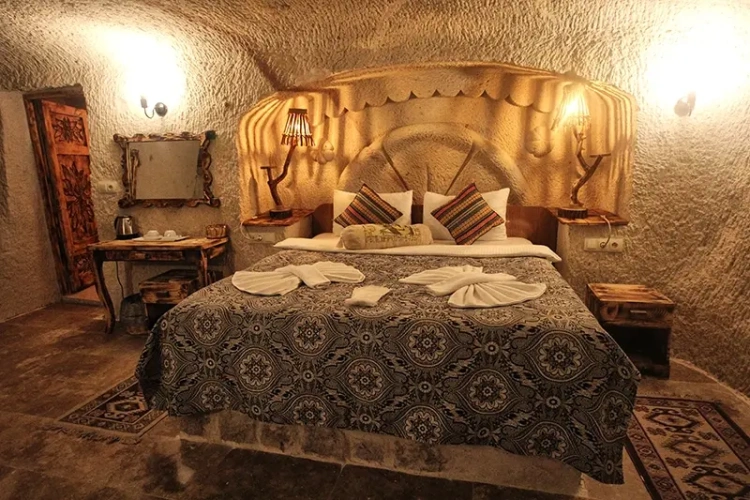 Karina Cave room
