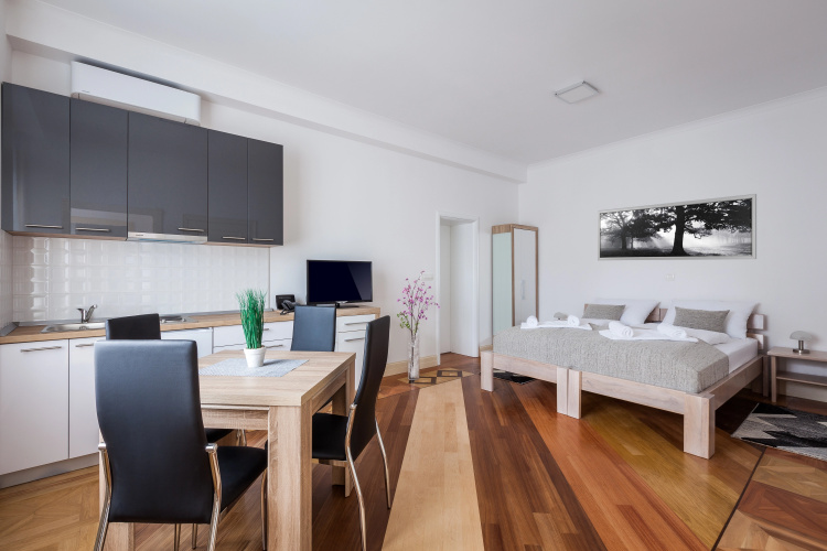 Studio Radoš Apartments