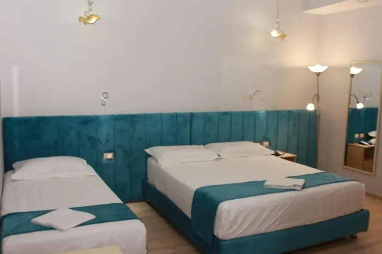 Theranda Hotel