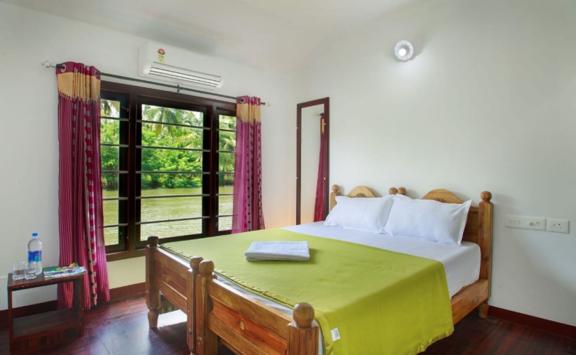 Deluxe Double room with view