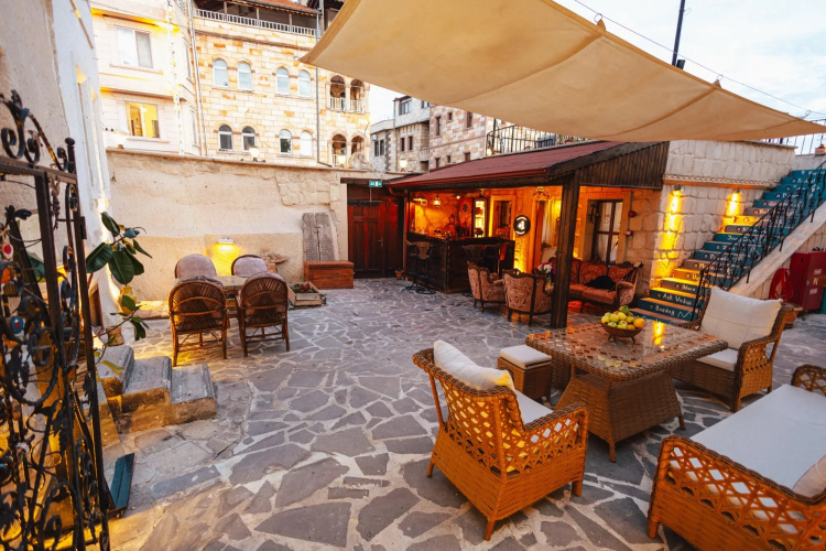 Young Cave Hotel
