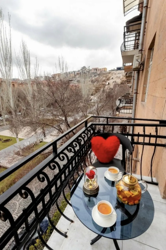 Solnechnaya Kvartira u Kaskada Flat