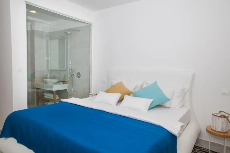 Double room with balcony and with sea view