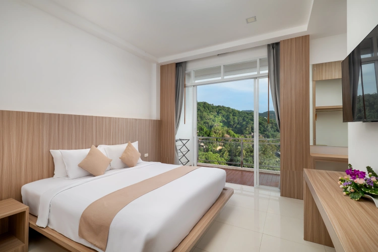 1 Bedroom Double Suite with balcony and with city view