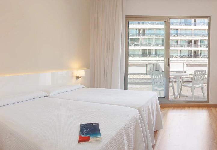 Bay Double room with balcony