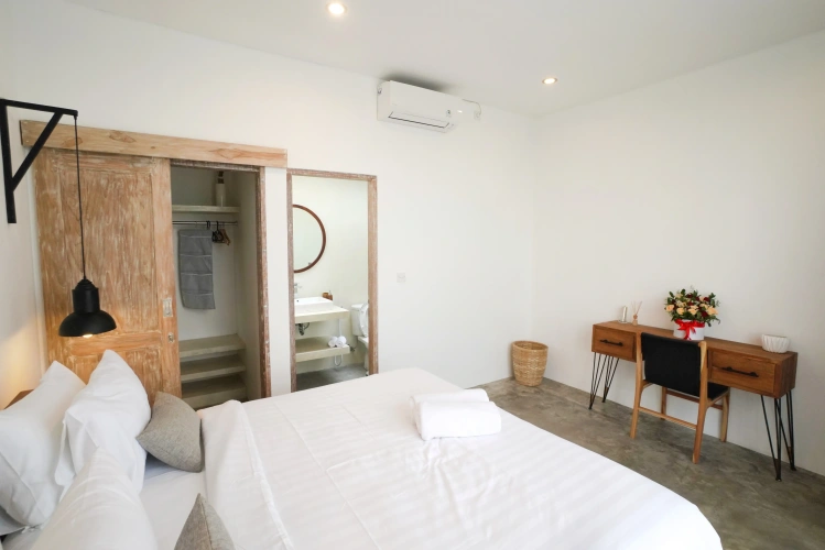 2 Bedrooms Villa