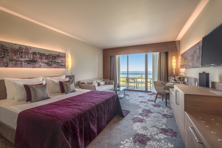 Deluxe room with sea view