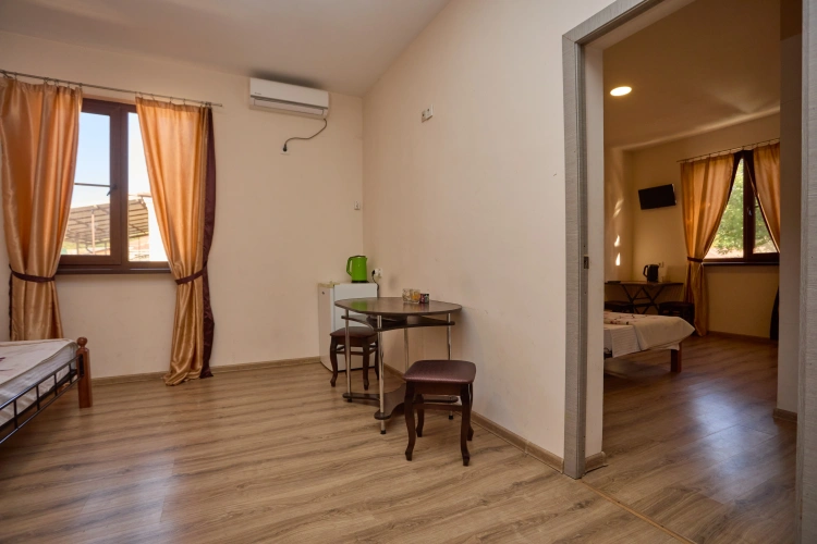 2 Bedrooms Standard Quadruple room with city view