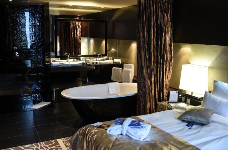 Executive Double Suite with city view