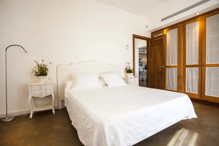4 Bedrooms Villa with view