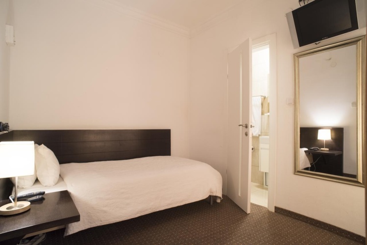 Economy room