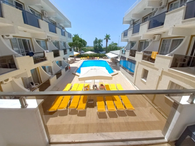 Standard Triple room with balcony