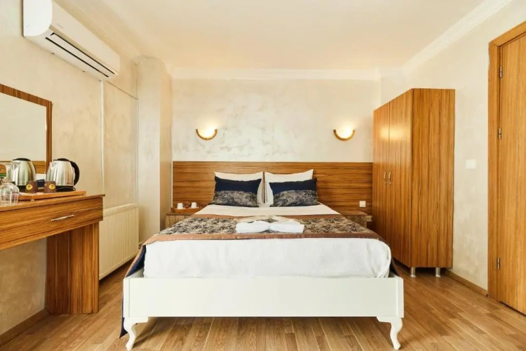 Standard Double room with city view