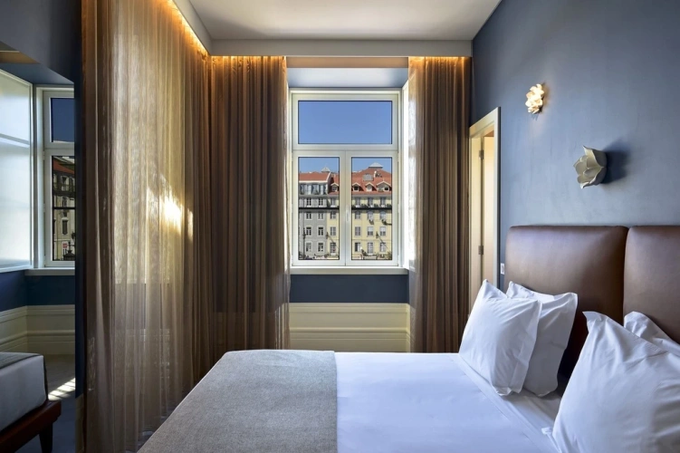 Double room with square view