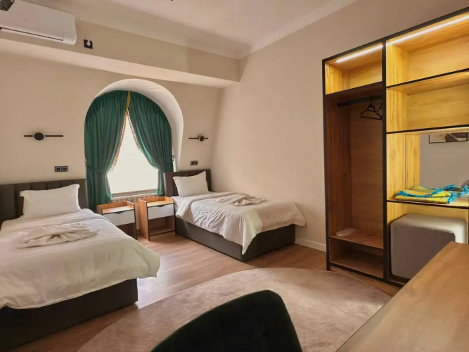 Hotel Status Inn