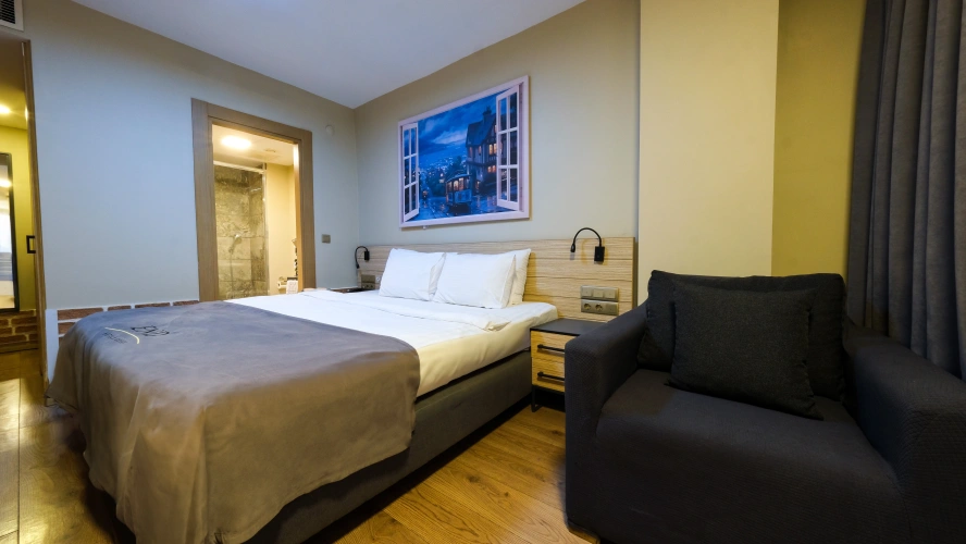 Economy Double Basement room