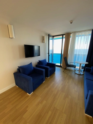 Deluxe Sextuple Suite with balcony and with city, mountain and sea view