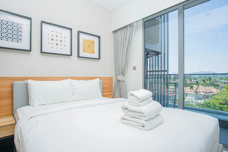 Comfortable with panoramic view in Laguna Apartments
