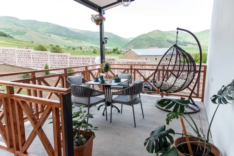 1 Bedroom Apartment with balcony and with mountain view