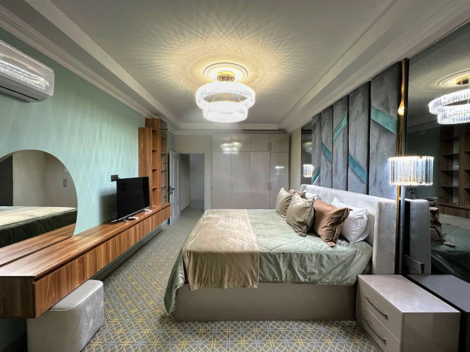 Alison Hotel