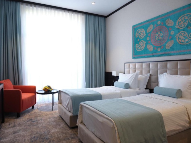 Standard Twin room with view