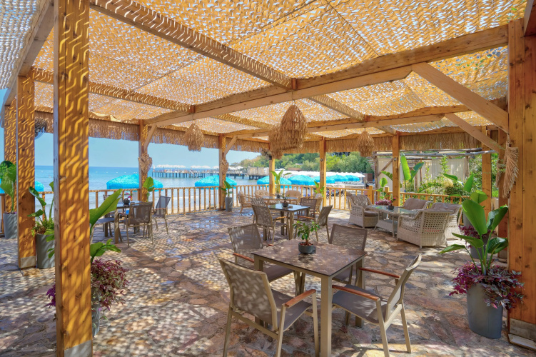 Merit Crystal Cove Hotel Casino & SPA