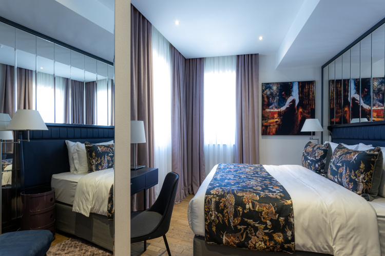Standard Double room with city view