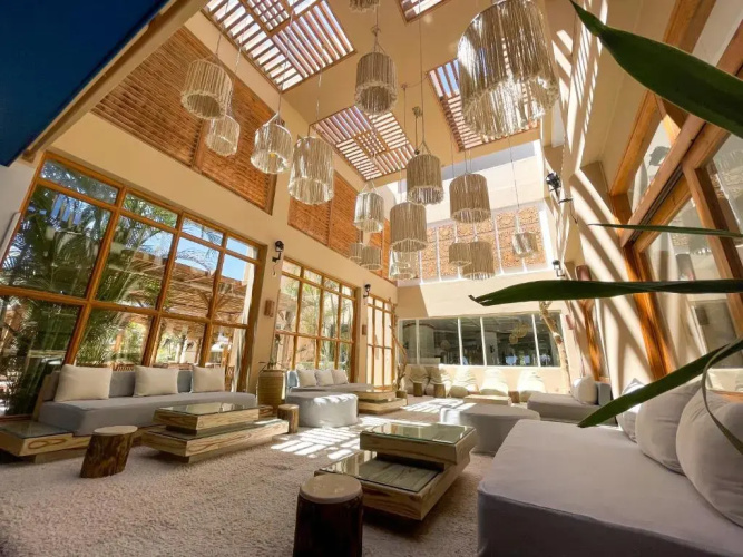 The Breakers Diving & Surfing Lodge