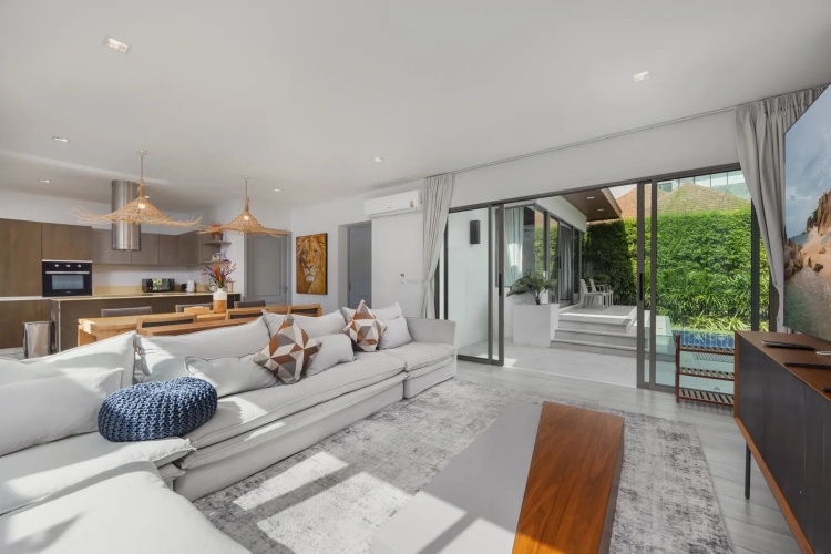 Mauri Modern 3BR with Private Pool Villa