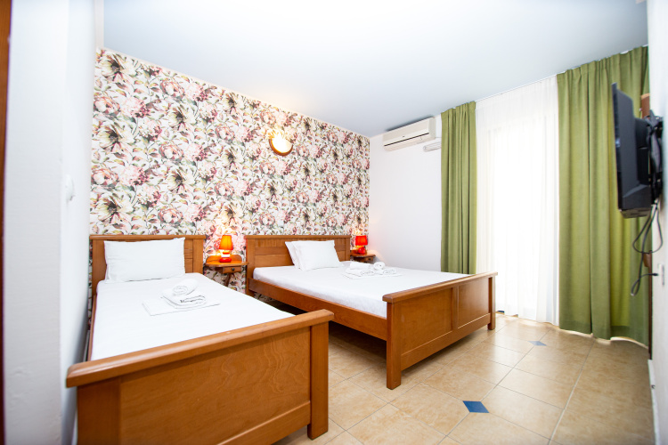 Standard Triple room with sea view