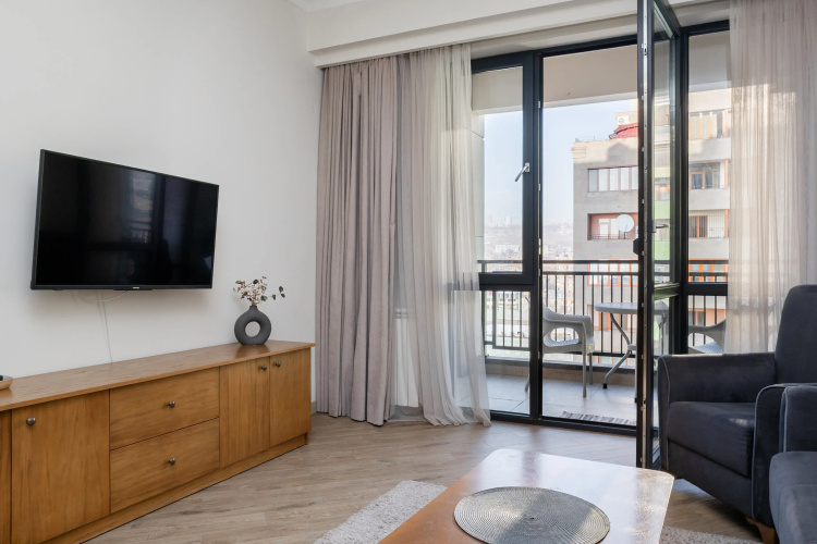 2-K Na Ulitse Kokhbatsi Flat