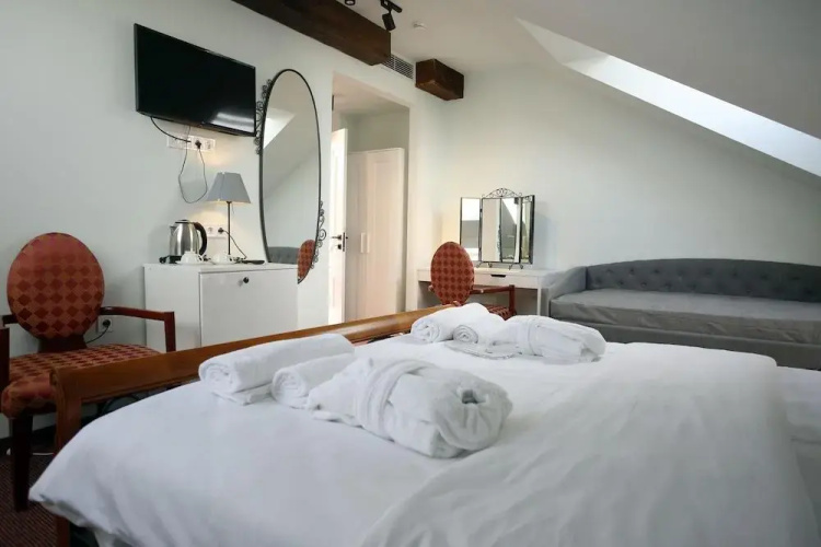 Magnolia Hotel