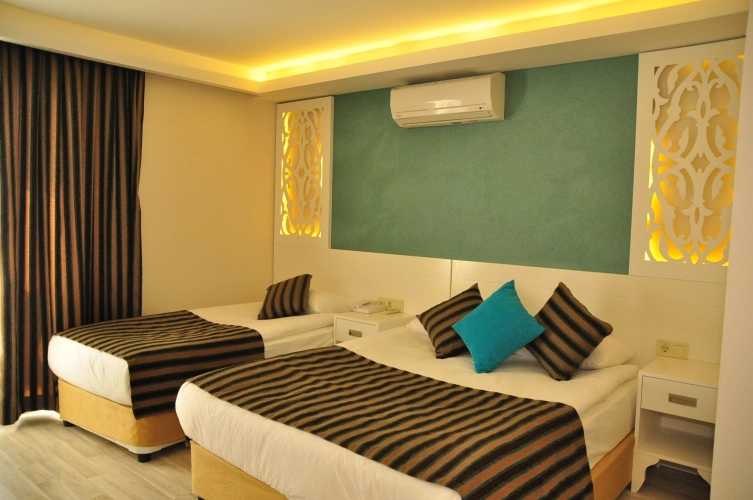 Standard Triple room with balcony and with sea view