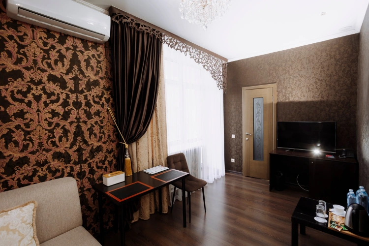 Suite with balcony and with city view