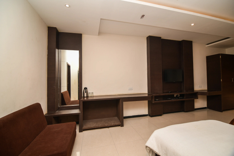 Shreeram Hotel