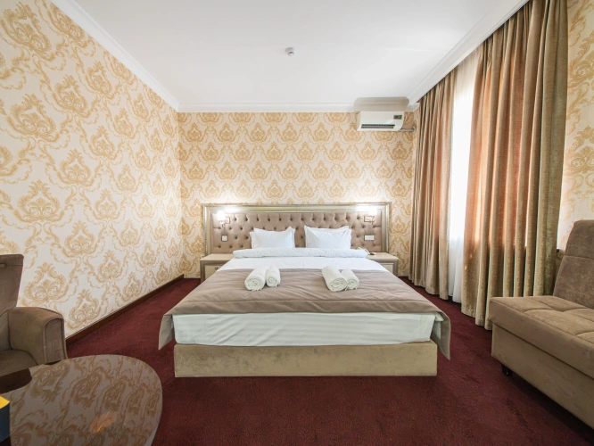 Comfort Double Junior Suite with courtyard view