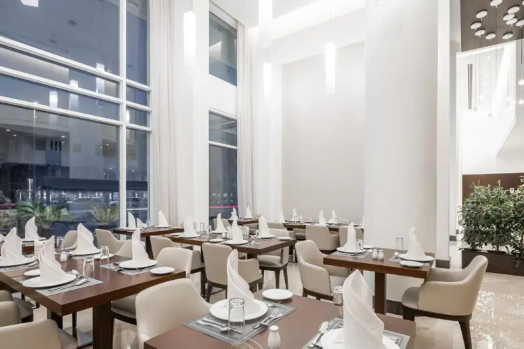 Landmark Suites Hotel