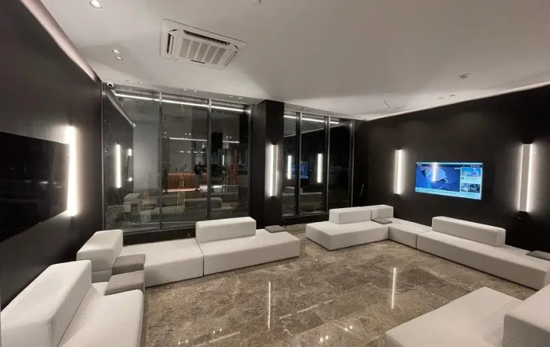 Hotel Izumrud