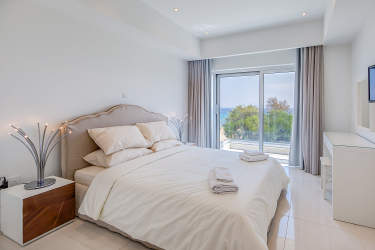 2 Bedrooms Superior Apartment with balcony and with sea view