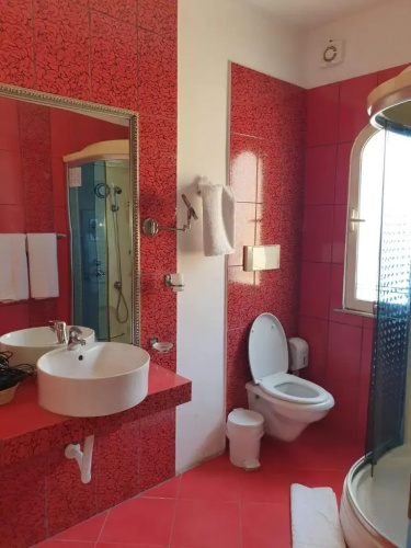 Theranda Hotel