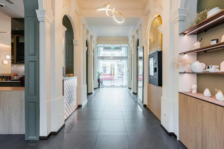 FortyPlusOne Hotel